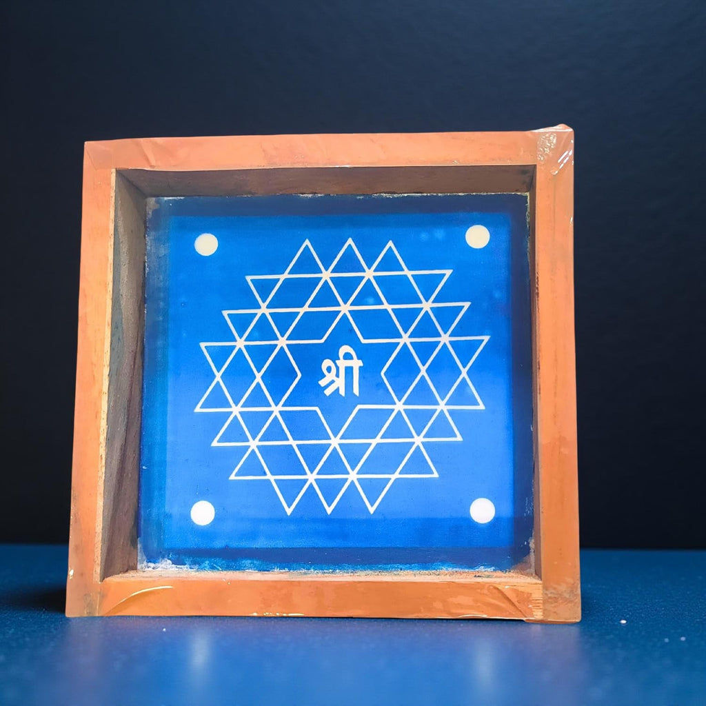 Unikraf  Aishwarya Lakshmi Kolam Rangoli Stencil Wooden,Pack of 1 Piece 5 * 5 inches