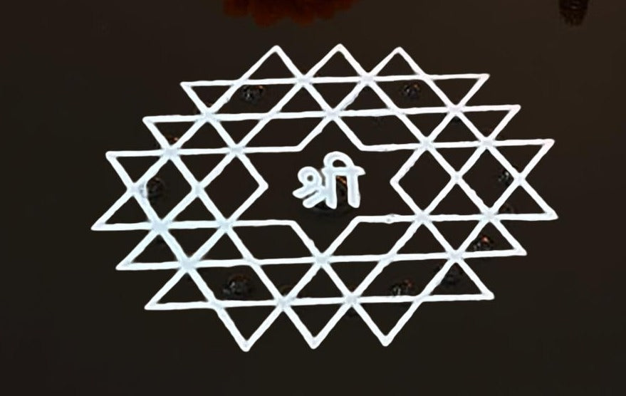 Unikraf  Aishwarya Lakshmi Kolam Rangoli Stencil Wooden,Pack of 1 Piece 5 * 5 inches