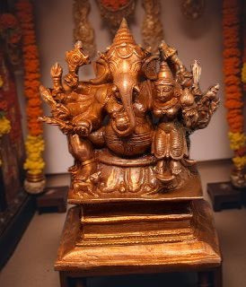 Brownish-Orange Copper Idols India, 3.5 Inches, Handmade Lakshmi Ganesh 560 Gram, Patina Antique Finish, Pack Of 1 Piece