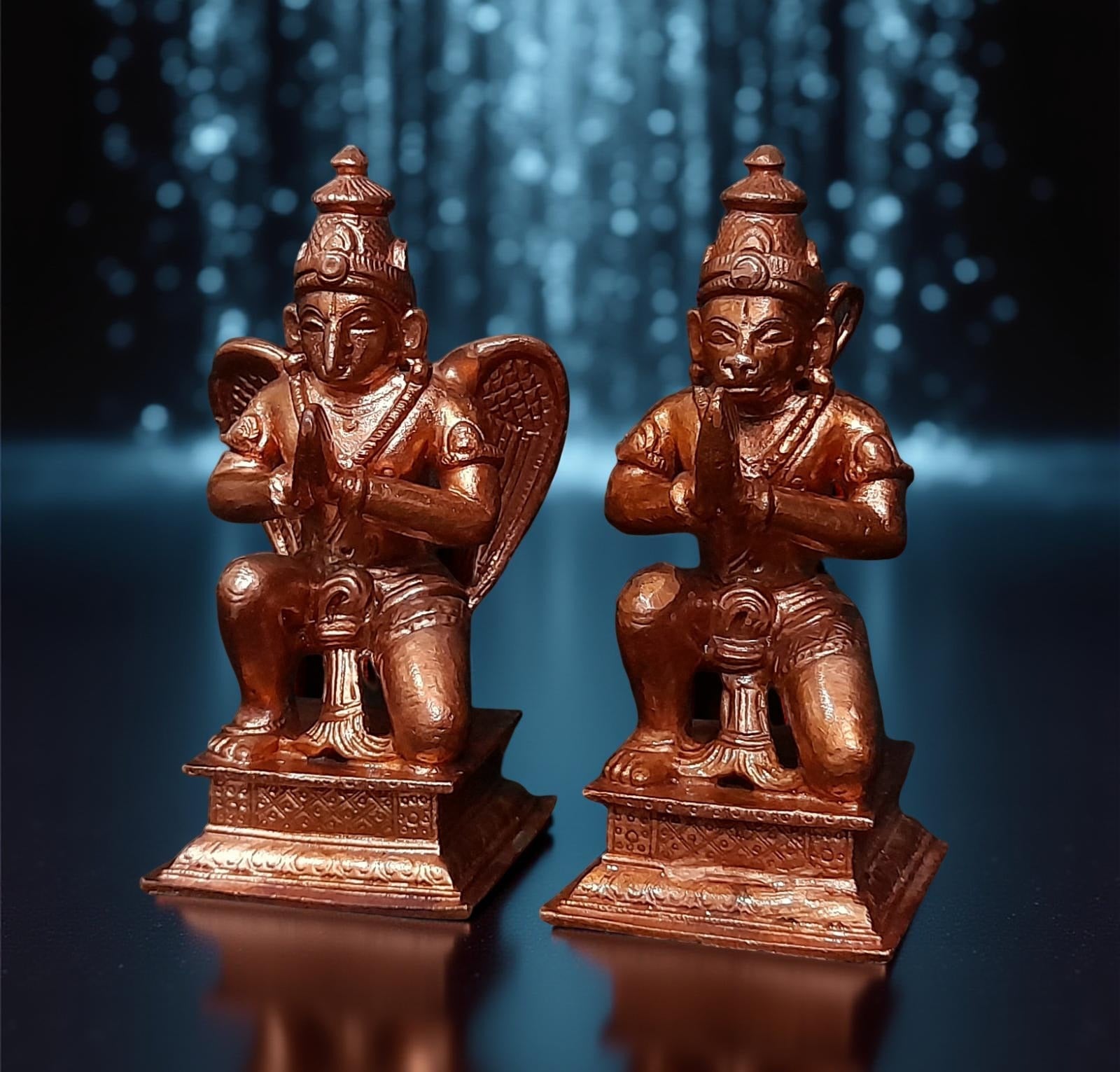 Unikraf  , Copper Handmade Sitting Garudar and Hanuman 4.3 inches 1.1 Kg, Pack of 1 Piece